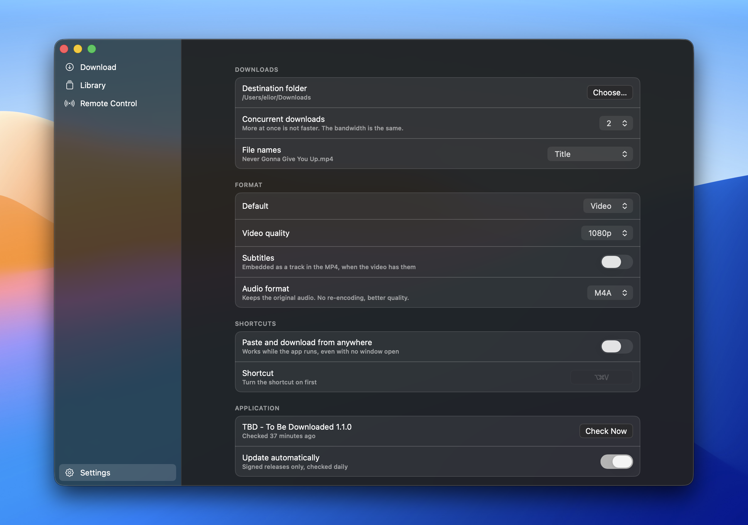 The settings window of To be downloaded, with the download folder and the engine section, and no account of any kind.